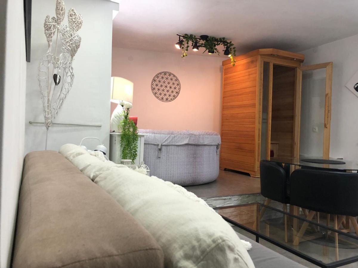 Paradise Jacuzzi & Sauna Ika Bagian luar foto
